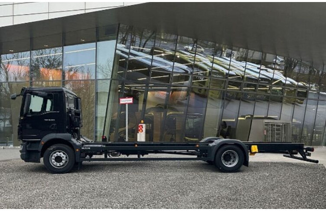 MAN TGM 18.320 4x2 BL CH Fahrgestell Euro 6 NEU Rechtslenker - Alvaz teherautó: 5 kép. MAN TGM 18.320 4x2 BL CH Fahrgestell Euro 6 NEU Rechtslenker - Alvaz teherautó: 5 kép.
