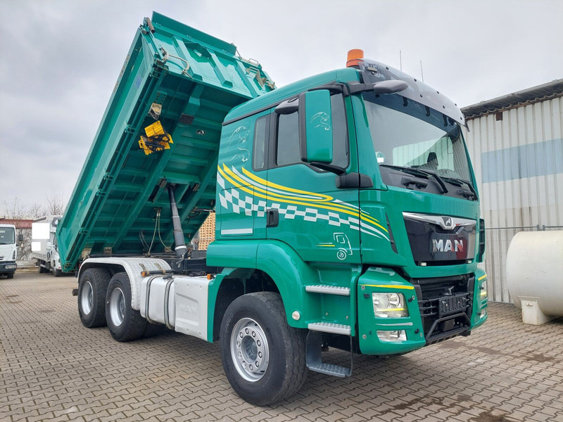 MAN TGS 26.460 - Billenőplatós teherautó: 3 kép. MAN TGS 26.460 - Billenőplatós teherautó: 3 kép.