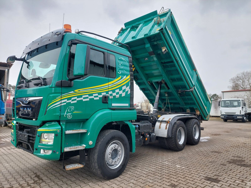 MAN TGS 26.460 - Billenőplatós teherautó: 2 kép. MAN TGS 26.460 - Billenőplatós teherautó: 2 kép.
