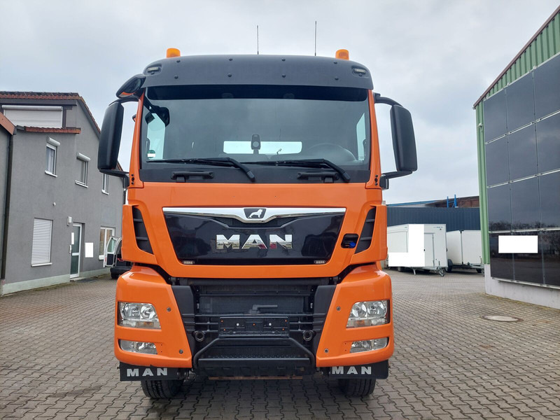 MAN TGS 26.500 6x6 Hydrodrive Schwarzmüller Wechselsystem SZM - Billenőplatós teherautó: 4 kép. MAN TGS 26.500 6x6 Hydrodrive Schwarzmüller Wechselsystem SZM - Billenőplatós teherautó: 4 kép.