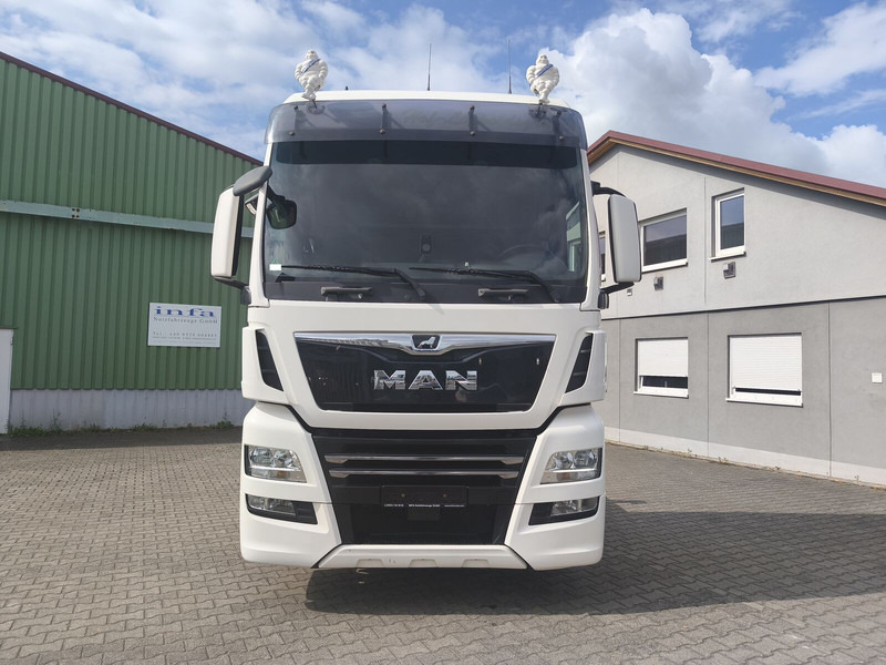 MAN TGX 26.460 BDF Euro 6 6x2 - Alvaz teherautó: 2 kép. MAN TGX 26.460 BDF Euro 6 6x2 - Alvaz teherautó: 2 kép.