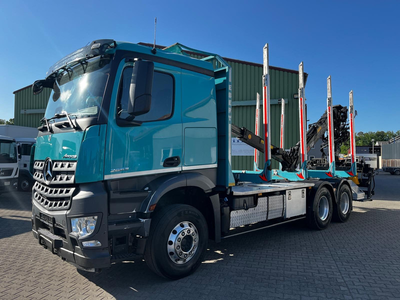 Mercedes-Benz Arocs 2653 - Rönkszállító teherautó: 1 kép. Mercedes-Benz Arocs 2653 - Rönkszállító teherautó: 1 kép.