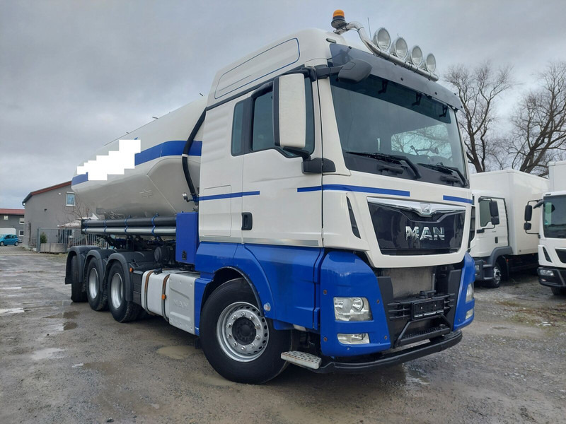 MAN TGX 35.440 Silo Euro 6 8x4 Lift+Lenk Klima (5) - Teherautó: 3 kép. MAN TGX 35.440 Silo Euro 6 8x4 Lift+Lenk Klima (5) - Teherautó: 3 kép.