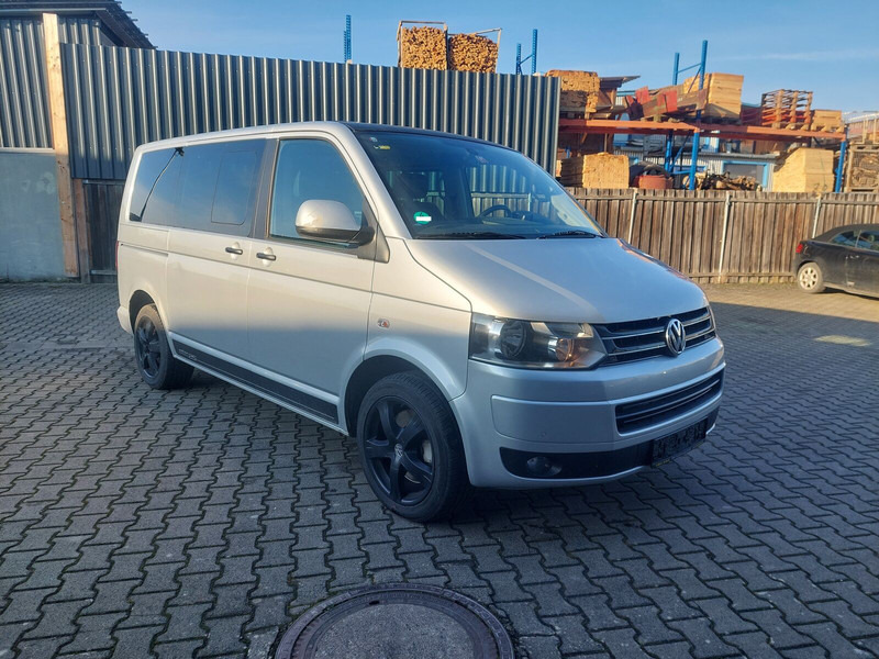 Volkswagen Transporter Multivan AHK Doppelklima Tisch Leder 7-Sitzer - Minibusz, Kisbusz: 2 kép. Volkswagen Transporter Multivan AHK Doppelklima Tisch Leder 7-Sitzer - Minibusz, Kisbusz: 2 kép.