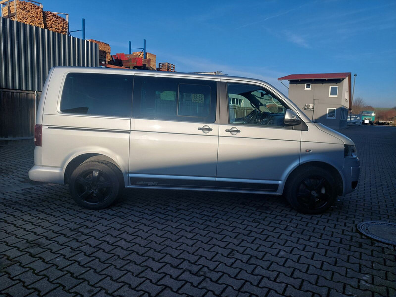 Volkswagen Transporter Multivan AHK Doppelklima Tisch Leder 7-Sitzer - Minibusz, Kisbusz: 4 kép. Volkswagen Transporter Multivan AHK Doppelklima Tisch Leder 7-Sitzer - Minibusz, Kisbusz: 4 kép.