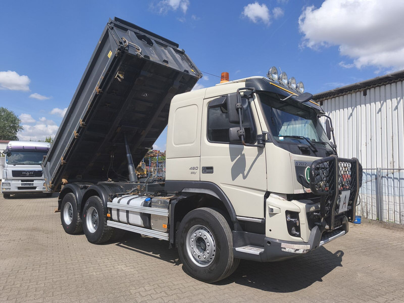 Volvo FMX 460 Meiller Dreiseitenkipper Bordmatik EEV 6x4 AHK (1) - Billenőplatós teherautó: 4 kép. Volvo FMX 460 Meiller Dreiseitenkipper Bordmatik EEV 6x4 AHK (1) - Billenőplatós teherautó: 4 kép.