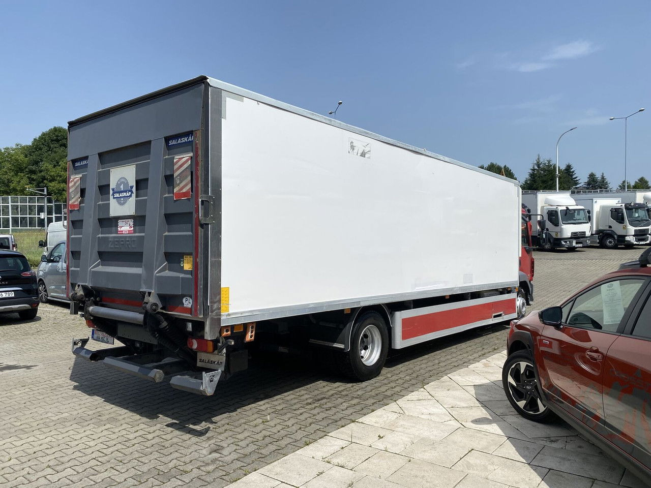 DAF LF 250 E6 AUT / 119TKM / Hulsteins -24 +25 / 18 EP / Serviced - Hűtős teherautó: 5 kép. DAF LF 250 E6 AUT / 119TKM / Hulsteins -24 +25 / 18 EP / Serviced - Hűtős teherautó: 5 kép.
