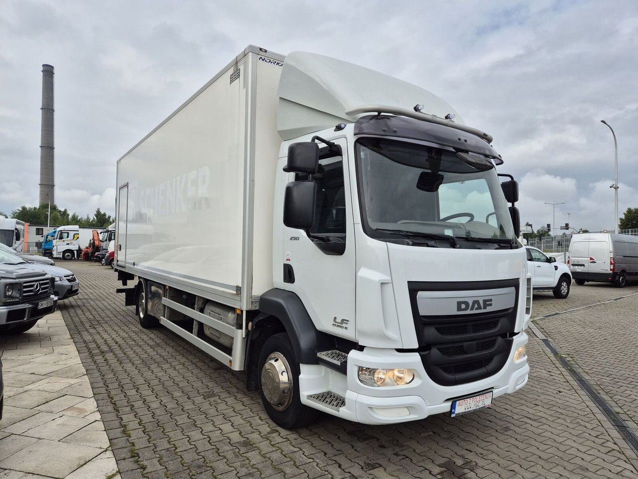 DAF LF 250 FA / 3 Seats / Works Great - Dobozos felépítményű teherautó: 4 kép. DAF LF 250 FA / 3 Seats / Works Great - Dobozos felépítményű teherautó: 4 kép.