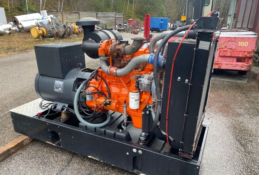 Diversen ECP34 2S4 - Iveco Engine,126kVA,New oils, filters, Mecc Alte ECP34 2S4 - Áramfejlesztő: 2 kép. Diversen ECP34 2S4 - Iveco Engine,126kVA,New oils, filters, Mecc Alte ECP34 2S4 - Áramfejlesztő: 2 kép.