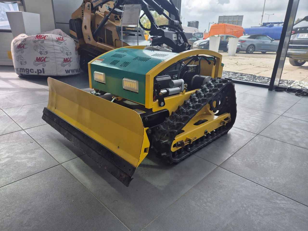Diversen MP-M500PRO / Brand NEW / Remote Controller Mower / Snow Plow - Kerti gépek: 3 kép. Diversen MP-M500PRO / Brand NEW / Remote Controller Mower / Snow Plow - Kerti gépek: 3 kép.