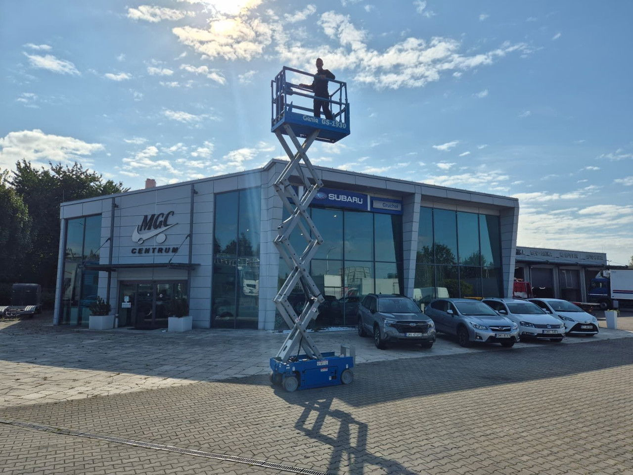 GENIE GS1930 / 4X4 / 1 Owner / Serviced - Ollós emelő: 3 kép. GENIE GS1930 / 4X4 / 1 Owner / Serviced - Ollós emelő: 3 kép.