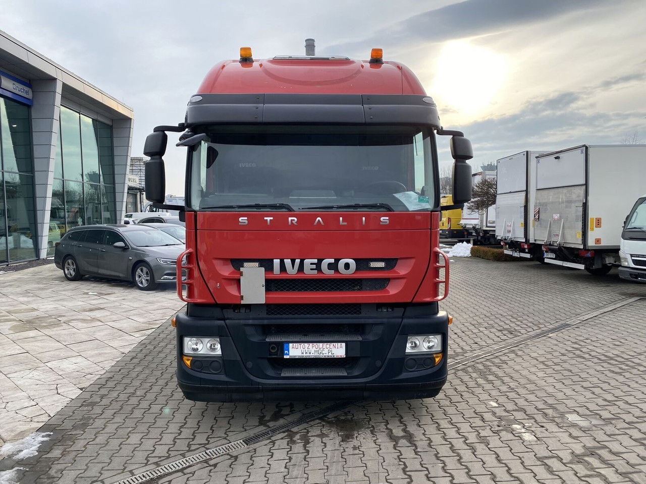 IVECO Stralis 360 AT 190 / Euro 5 / NEW Service / Long Frame - Alvaz teherautó: 4 kép. IVECO Stralis 360 AT 190 / Euro 5 / NEW Service / Long Frame - Alvaz teherautó: 4 kép.
