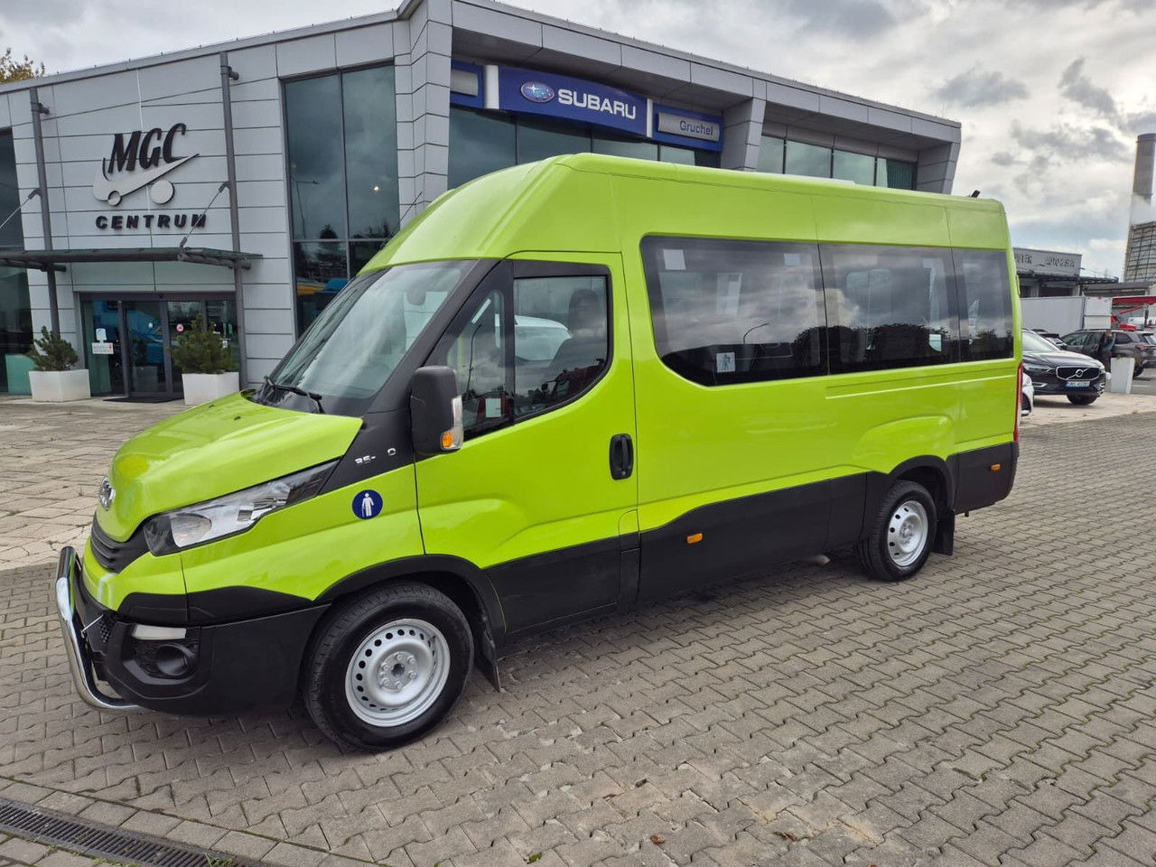 Iveco Daily 35S12 Hi-Matic / 10 Seats / Super Condition - Minibusz, Kisbusz: 1 kép. Iveco Daily 35S12 Hi-Matic / 10 Seats / Super Condition - Minibusz, Kisbusz: 1 kép.