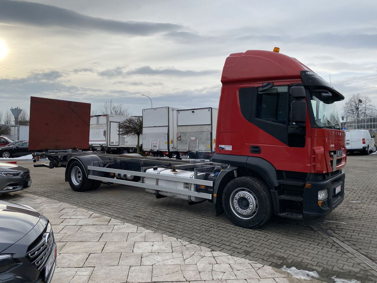 Iveco Stralis 360 AT 190 / Euro 5 / NEW Service / Long Frame - Alvaz teherautó: 5 kép. Iveco Stralis 360 AT 190 / Euro 5 / NEW Service / Long Frame - Alvaz teherautó: 5 kép.