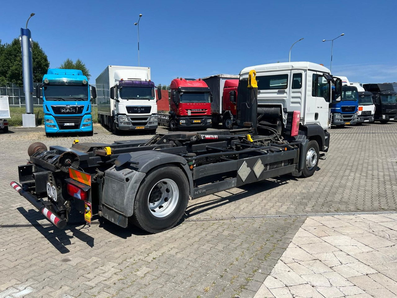 MAN TGS 18.320 / Multilift Joab / BIG Wheelbase - Cserefelépítményes teherautó: 5 kép. MAN TGS 18.320 / Multilift Joab / BIG Wheelbase - Cserefelépítményes teherautó: 5 kép.