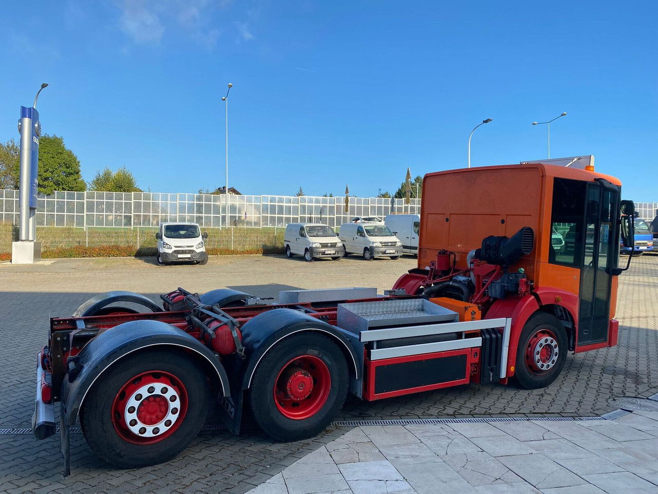 MERCEDES-BENZ Eqonic 2628 - 1 Owner - Euro6 - LOW KM - Alvaz teherautó: 2 kép. MERCEDES-BENZ Eqonic 2628 - 1 Owner - Euro6 - LOW KM - Alvaz teherautó: 2 kép.