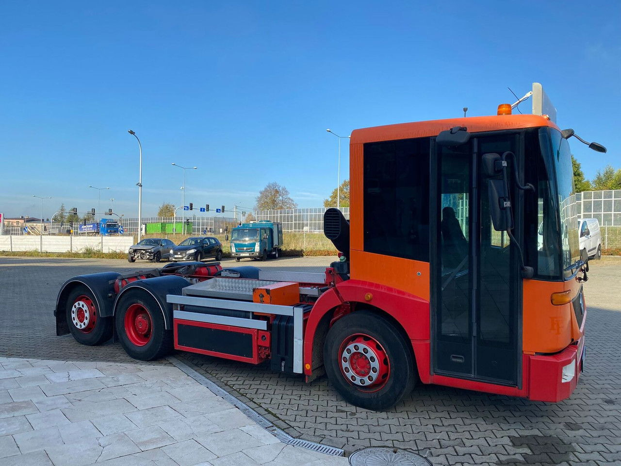 MERCEDES-BENZ Eqonic 2628 - 1 Owner - Euro6 - LOW KM - Alvaz teherautó: 3 kép. MERCEDES-BENZ Eqonic 2628 - 1 Owner - Euro6 - LOW KM - Alvaz teherautó: 3 kép.