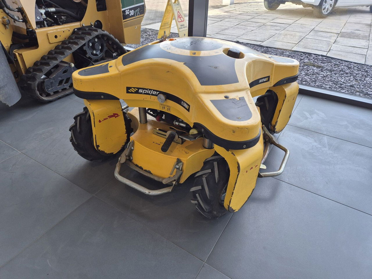 MINI Mini Spider II - Kerti fűkasza: 3 kép. MINI Mini Spider II - Kerti fűkasza: 3 kép.