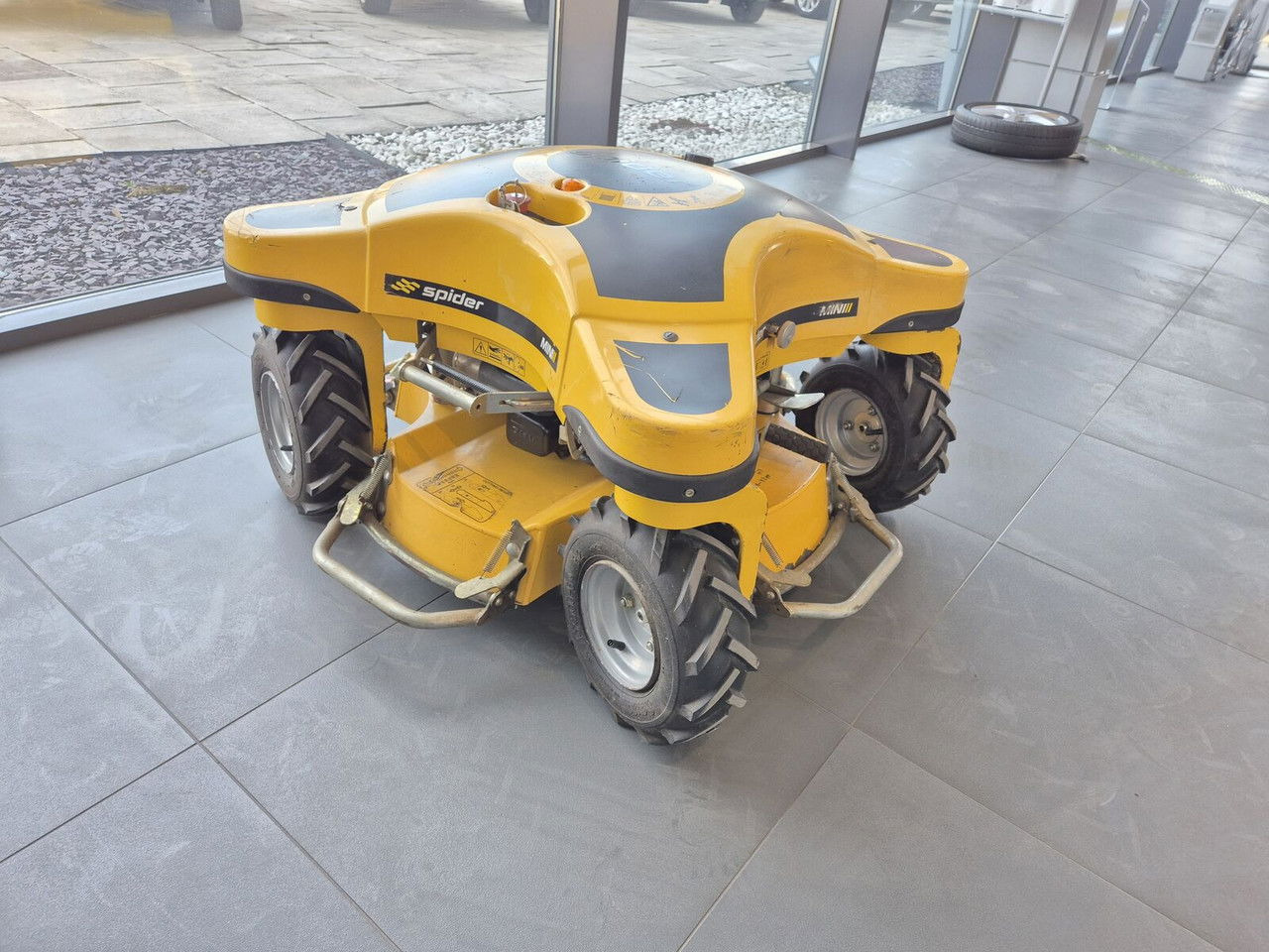 MINI Mini Spider II - Kerti fűkasza: 2 kép. MINI Mini Spider II - Kerti fűkasza: 2 kép.