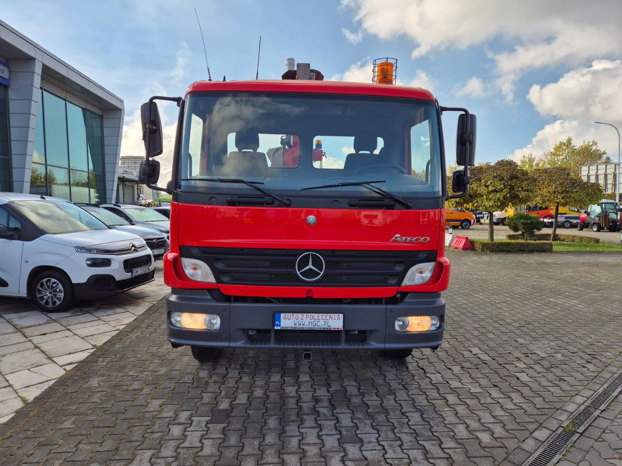 Mercedes-Benz Atego 918 4x4 / 16 M Lift / Serviced - Emelőkosaras teherautó: 4 kép. Mercedes-Benz Atego 918 4x4 / 16 M Lift / Serviced - Emelőkosaras teherautó: 4 kép.
