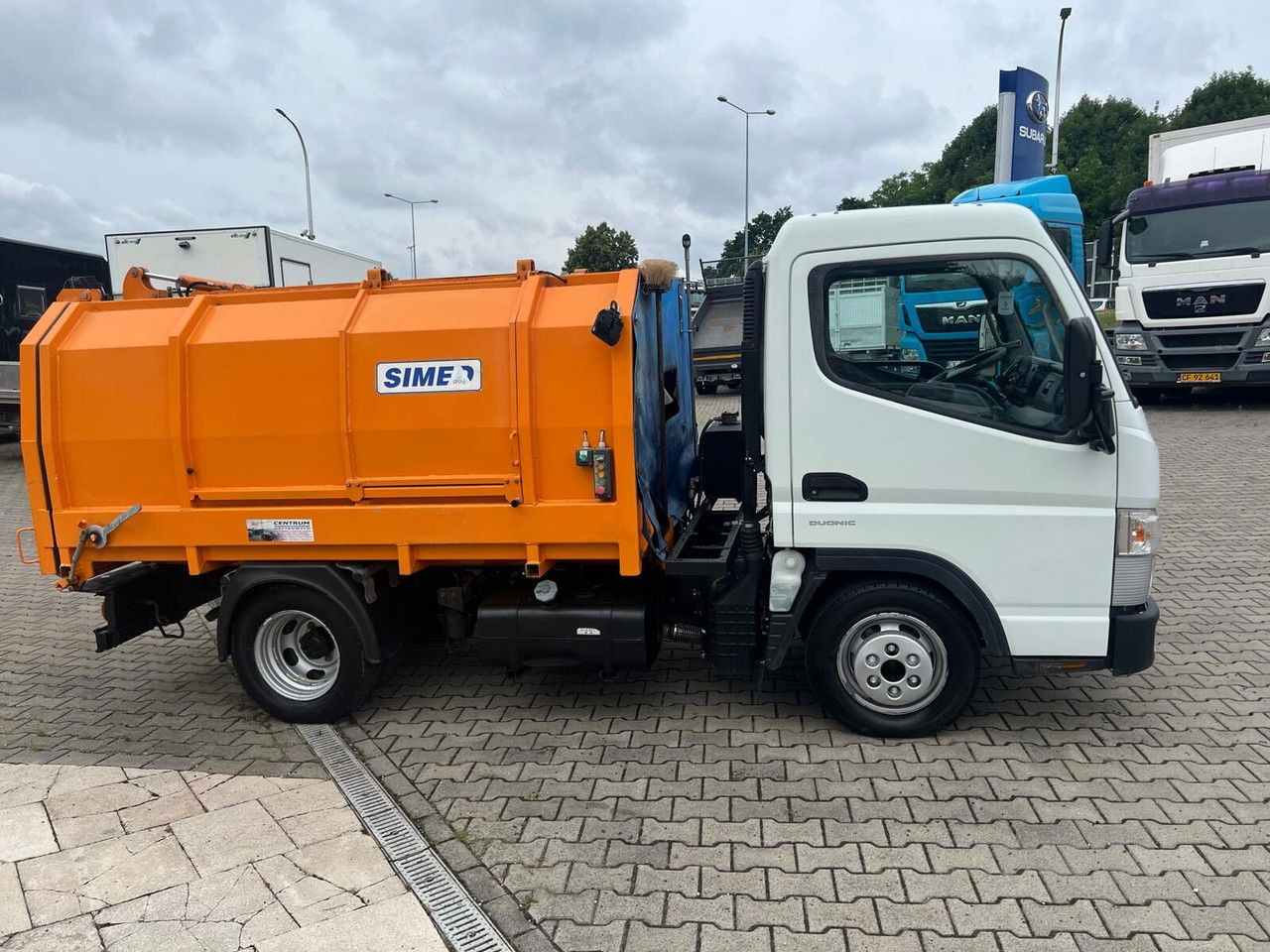 Mitsubishi Canter Fuso 3S13 AMT / Presscontainer / LOW KM / Super Condition - Szemetesautó: 3 kép. Mitsubishi Canter Fuso 3S13 AMT / Presscontainer / LOW KM / Super Condition - Szemetesautó: 3 kép.