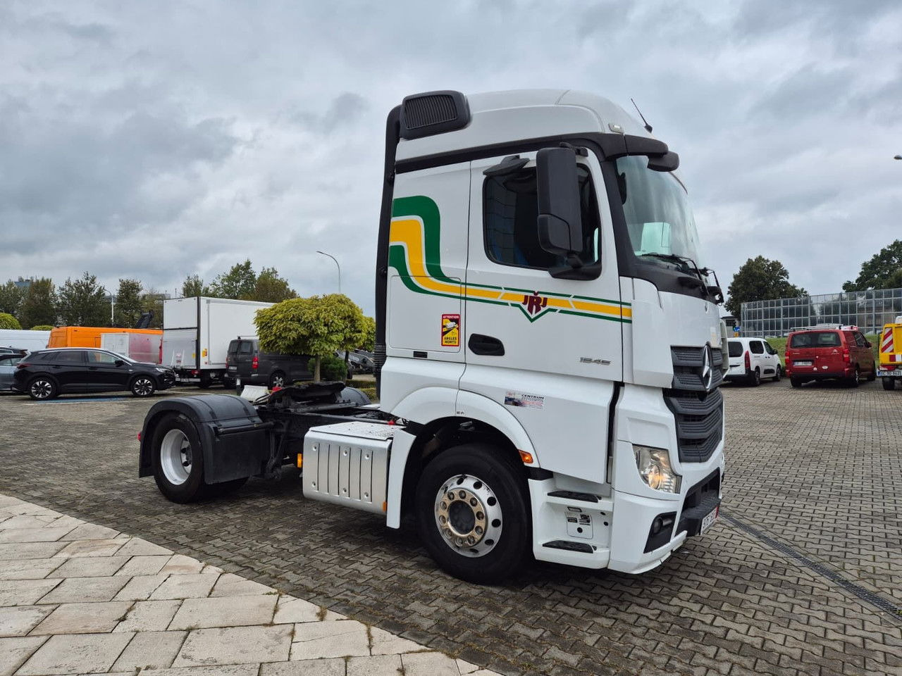 Mercedes-Benz Actros 1846 1 Owner / Works Great - Nyergesvontató: 5 kép. Mercedes-Benz Actros 1846 1 Owner / Works Great - Nyergesvontató: 5 kép.