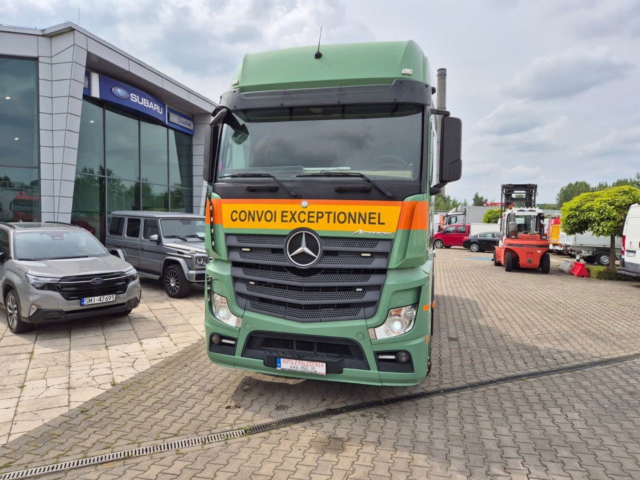 Mercedes-Benz Actros 4163 8X4 / 1 Owner / LOW KM / Super Condition - Nyergesvontató: 3 kép. Mercedes-Benz Actros 4163 8X4 / 1 Owner / LOW KM / Super Condition - Nyergesvontató: 3 kép.