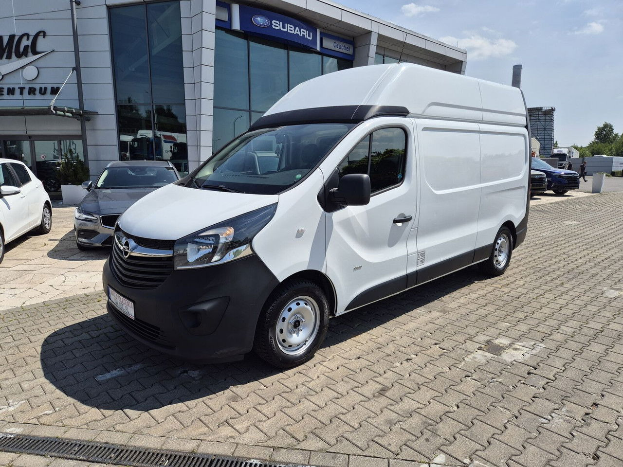 Opel Vivaro 2900 / 125KM / L2H2 Maxi / Mobile Service / 1 Owner - Kis furgon: 1 kép. Opel Vivaro 2900 / 125KM / L2H2 Maxi / Mobile Service / 1 Owner - Kis furgon: 1 kép.