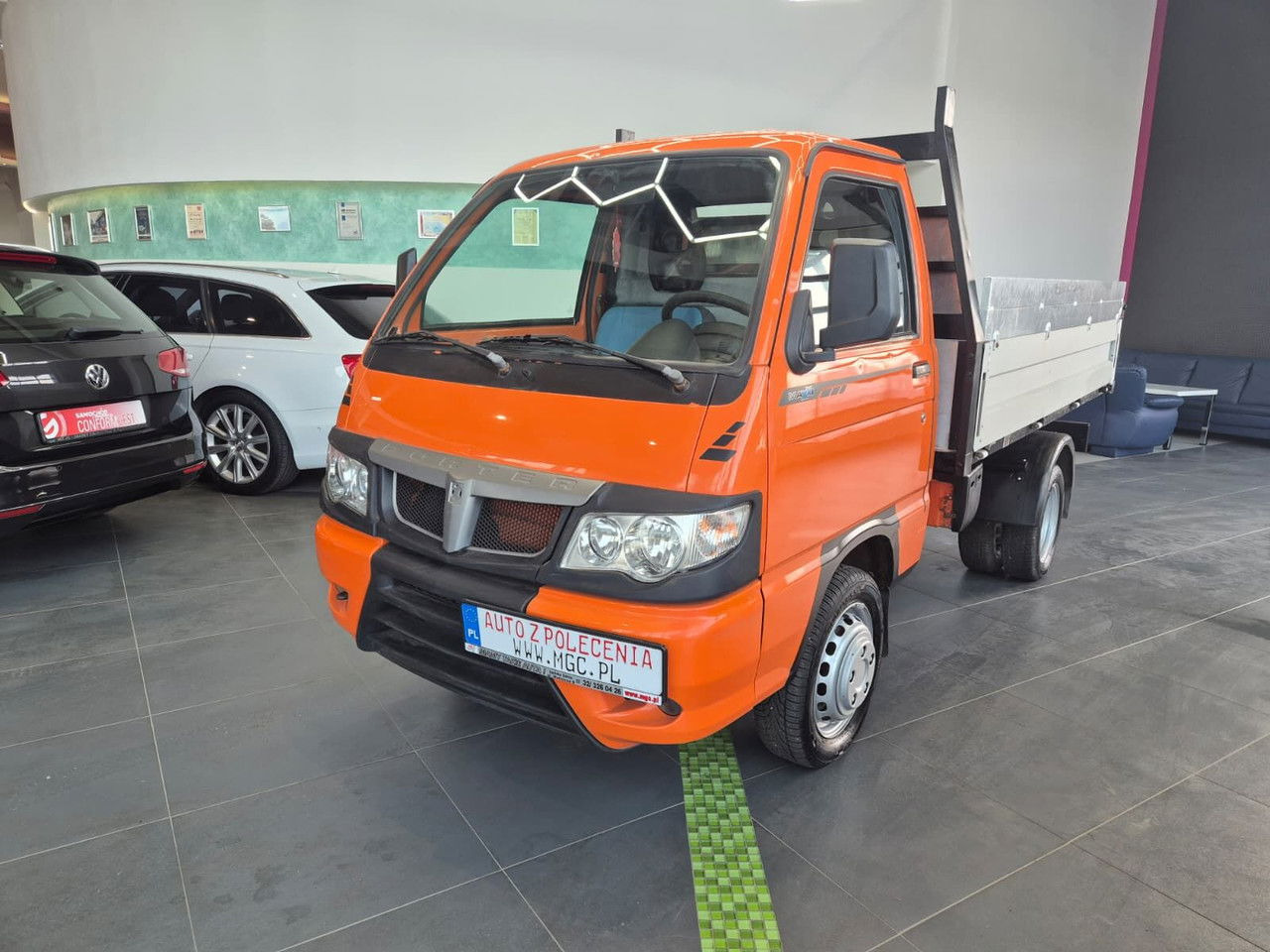 PIAGGIO Porter Maxxi eXtra / Kipper / 1 Owner / LOW KM - Billenőplatós kisteherautó: 2 kép. PIAGGIO Porter Maxxi eXtra / Kipper / 1 Owner / LOW KM - Billenőplatós kisteherautó: 2 kép.