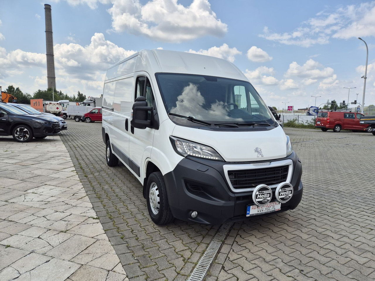 Peugeot Boxer 335 2.0 HDI / Webasto / L2H2 / 1 Owner - Furgon: 5 kép. Peugeot Boxer 335 2.0 HDI / Webasto / L2H2 / 1 Owner - Furgon: 5 kép.