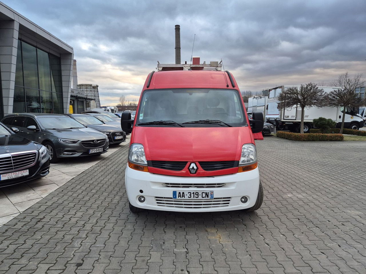Renault Master 2.5 DCi / Only 25TKM / Like NEW / WE Have 3 THE Same Renault Master 2.5 DCi / Only 25TKM / Like NEW / WE Have 3 THE Same - Tűzoltóautó: 4 kép. Renault Master 2.5 DCi / Only 25TKM / Like NEW / WE Have 3 THE Same Renault Master 2.5 DCi / Only 25TKM / Like NEW / WE Have 3 THE Same - Tűzoltóautó: 4 kép.