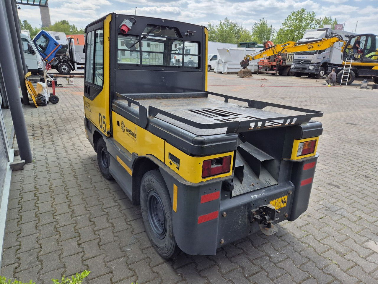 STILL R 07-25 , NO Battery , NEW Tires - Elektromos vontató: 3 kép. STILL R 07-25 , NO Battery , NEW Tires - Elektromos vontató: 3 kép.