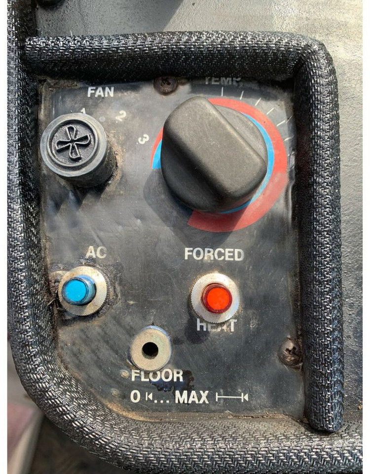 Konténerrakodó SVETRUCK TMF 12/9 HB / 1 Owner / Elme Spreader / Wood LOG A RM: 28 kép. Konténerrakodó SVETRUCK TMF 12/9 HB / 1 Owner / Elme Spreader / Wood LOG A RM: 28 kép.