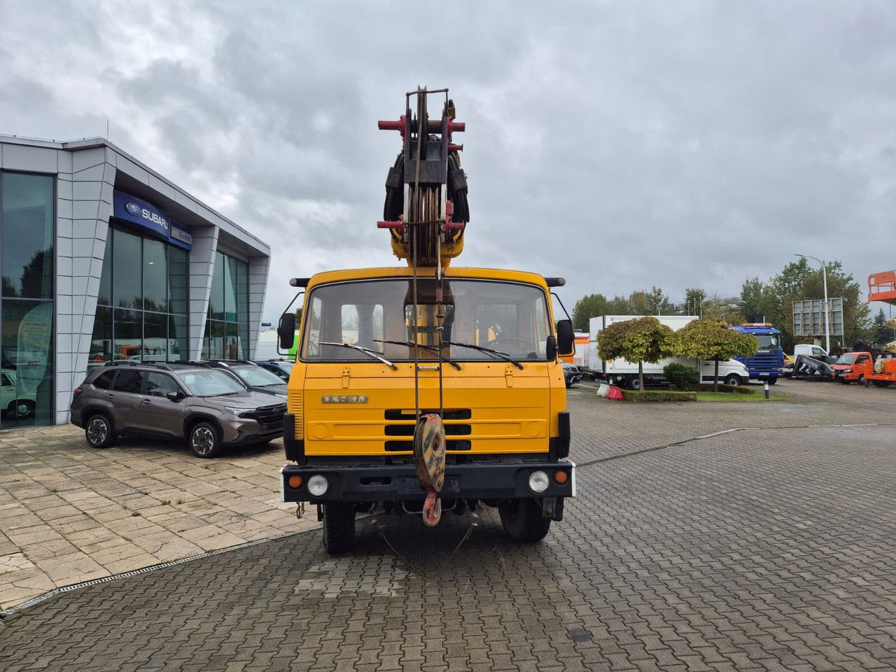 TATRA Tatra T 815 6X6 / 20Tons / Chepper - Autódaru: 3 kép. TATRA Tatra T 815 6X6 / 20Tons / Chepper - Autódaru: 3 kép.