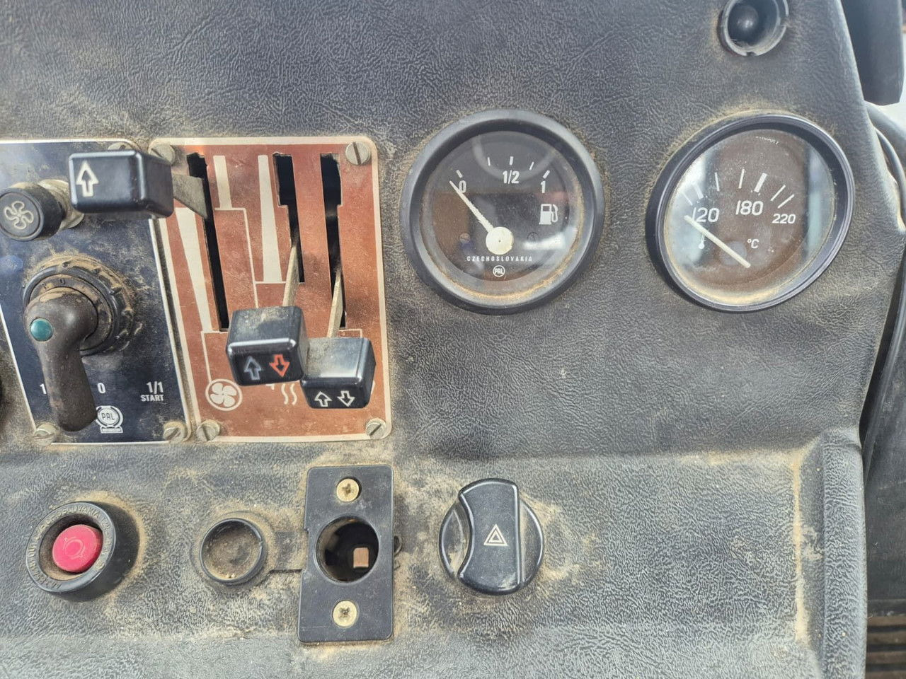 Autódaru Tatra T 815 6X6 / 20Tons / Chepper: 20 kép.