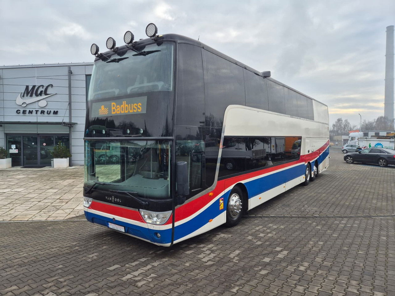 VAN HOOL Astromega Scania TDX29 / K450 - Emeletes busz: 2 kép. VAN HOOL Astromega Scania TDX29 / K450 - Emeletes busz: 2 kép.