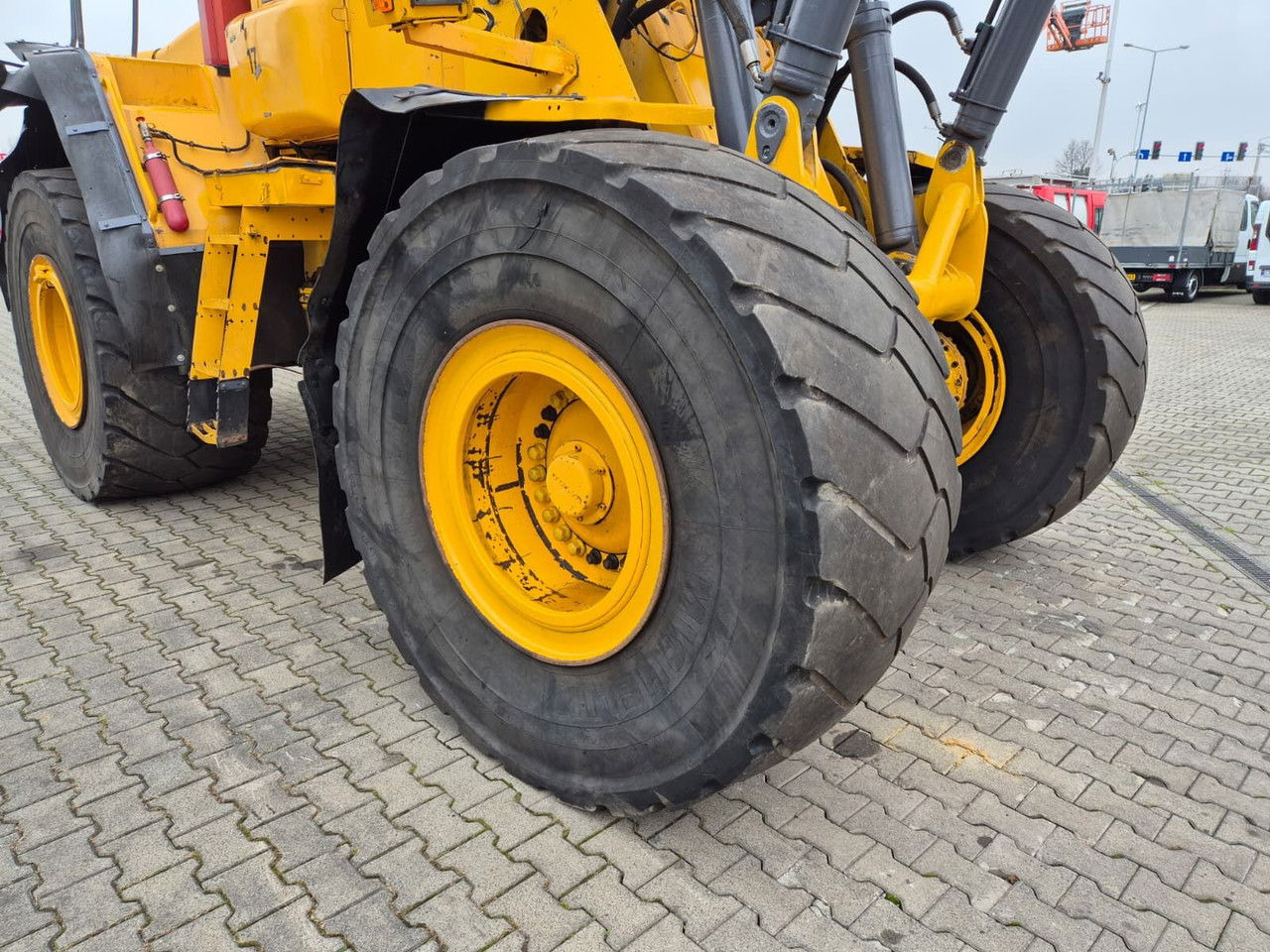 Gumikerekes homlokrakodó VOLVO L180 E / 4WD / 1 Owner / Wood LOG: 18 kép. Gumikerekes homlokrakodó VOLVO L180 E / 4WD / 1 Owner / Wood LOG: 18 kép.