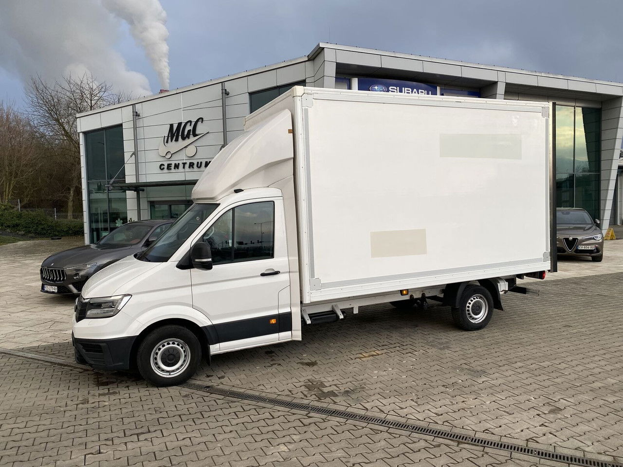 Volkswagen Crafter 2.0 TDI 177HP / High Container / Lift 750KG / Super Cond - Dobozos kisteherautó: 2 kép. Volkswagen Crafter 2.0 TDI 177HP / High Container / Lift 750KG / Super Cond - Dobozos kisteherautó: 2 kép.