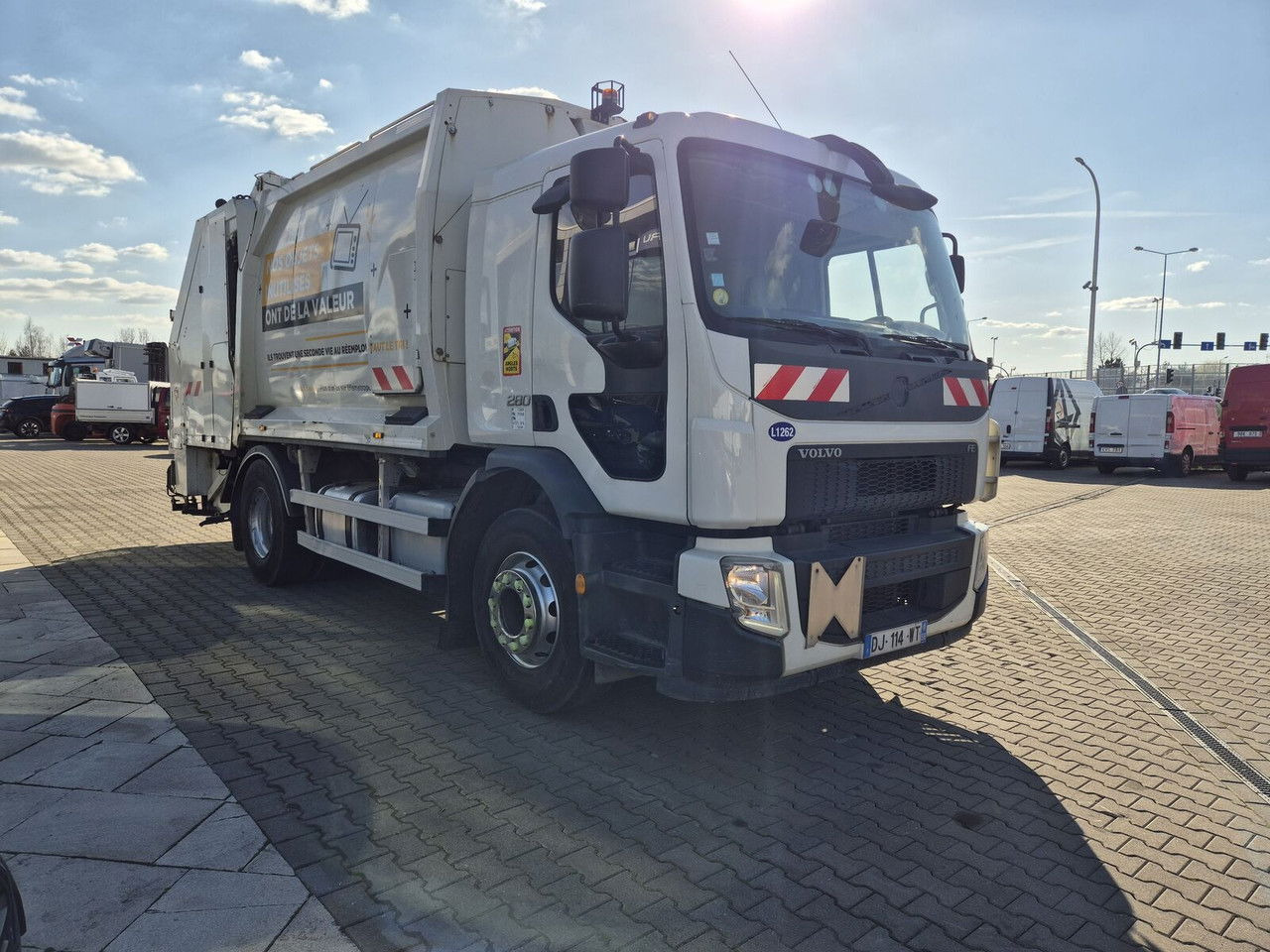 Volvo FE 280 13M3 / Geesinknorba / Euro 6 / 3 Seats - Szemetesautó: 3 kép. Volvo FE 280 13M3 / Geesinknorba / Euro 6 / 3 Seats - Szemetesautó: 3 kép.