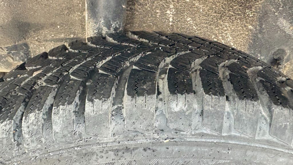 Toyota Yaris 1.3 - Petrol - 5 Doors - AC - Egyéb gépek: 5 kép. Toyota Yaris 1.3 - Petrol - 5 Doors - AC - Egyéb gépek: 5 kép.