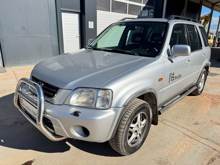 Honda CRV 2.0 - Petrol - AIR Condition - 5 Doors - Terepjáró/ SUV: 1 kép. Honda CRV 2.0 - Petrol - AIR Condition - 5 Doors - Terepjáró/ SUV: 1 kép.