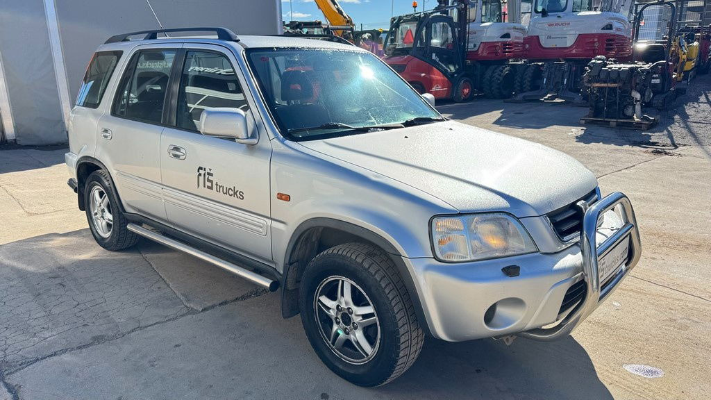 Honda CRV 2.0 - Petrol - AIR Condition - 5 Doors - Terepjáró/ SUV: 3 kép. Honda CRV 2.0 - Petrol - AIR Condition - 5 Doors - Terepjáró/ SUV: 3 kép.