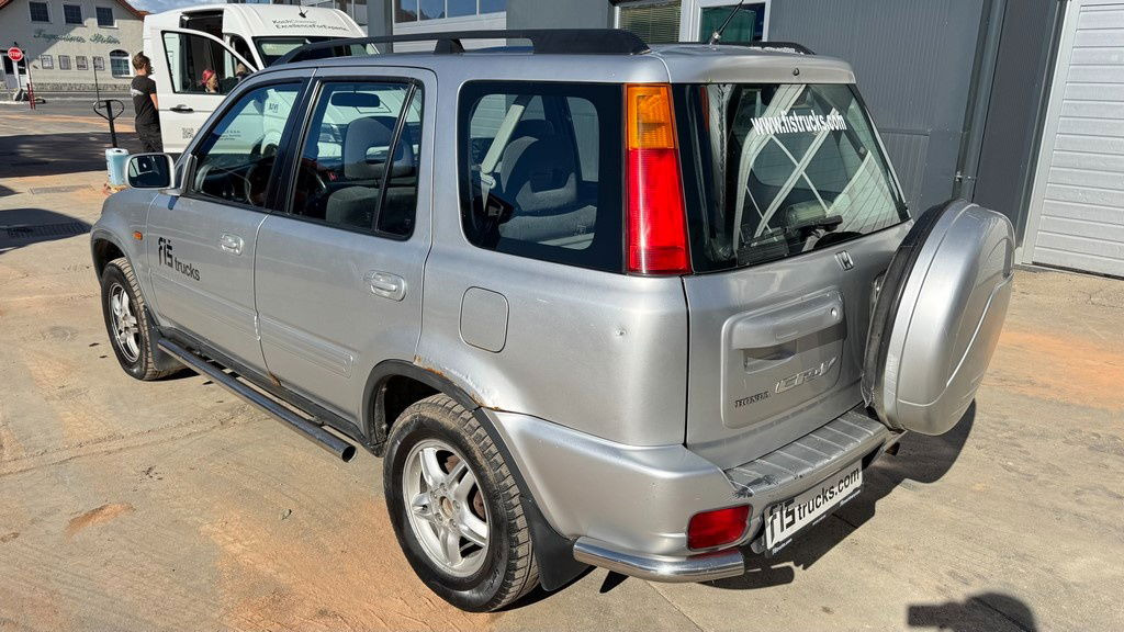 Honda CRV 2.0 - Petrol - AIR Condition - 5 Doors - Terepjáró/ SUV: 5 kép. Honda CRV 2.0 - Petrol - AIR Condition - 5 Doors - Terepjáró/ SUV: 5 kép.