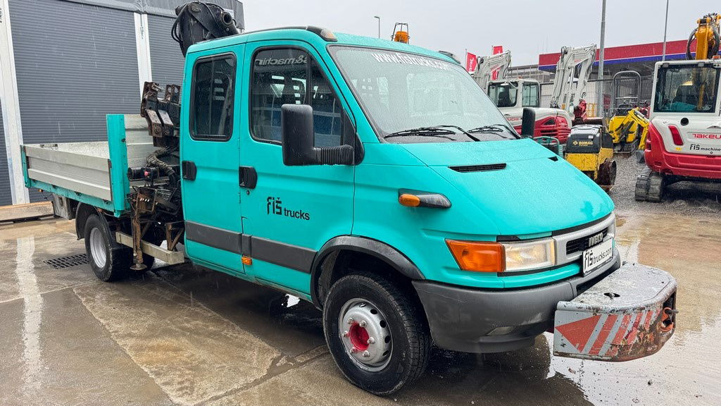 Iveco Daily 65 C15 stake body - Hiab 045-3 - 7.5M - Platós kisteherautó: 3 kép. Iveco Daily 65 C15 stake body - Hiab 045-3 - 7.5M - Platós kisteherautó: 3 kép.