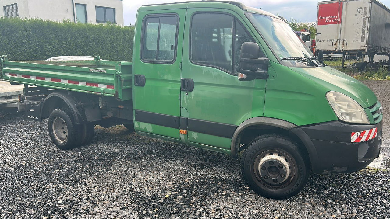 Iveco Daily 65C18K tipper - 6 seats - Billenőplatós kisteherautó: 3 kép. Iveco Daily 65C18K tipper - 6 seats - Billenőplatós kisteherautó: 3 kép.