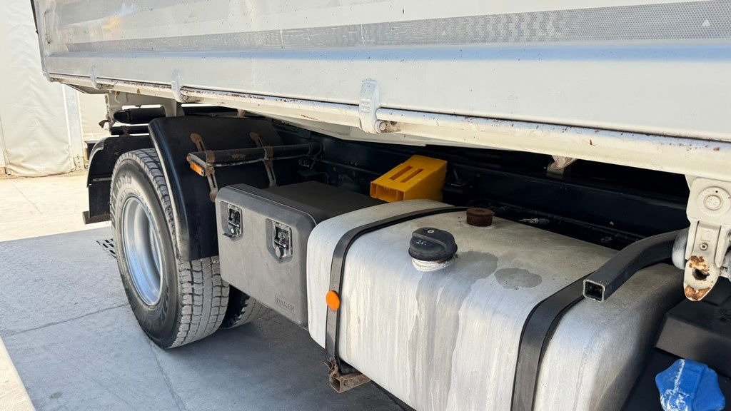 Iveco ML 180E32 K 4x2 meiller tipper - original km - Billenőplatós teherautó: 4 kép. Iveco ML 180E32 K 4x2 meiller tipper - original km - Billenőplatós teherautó: 4 kép.
