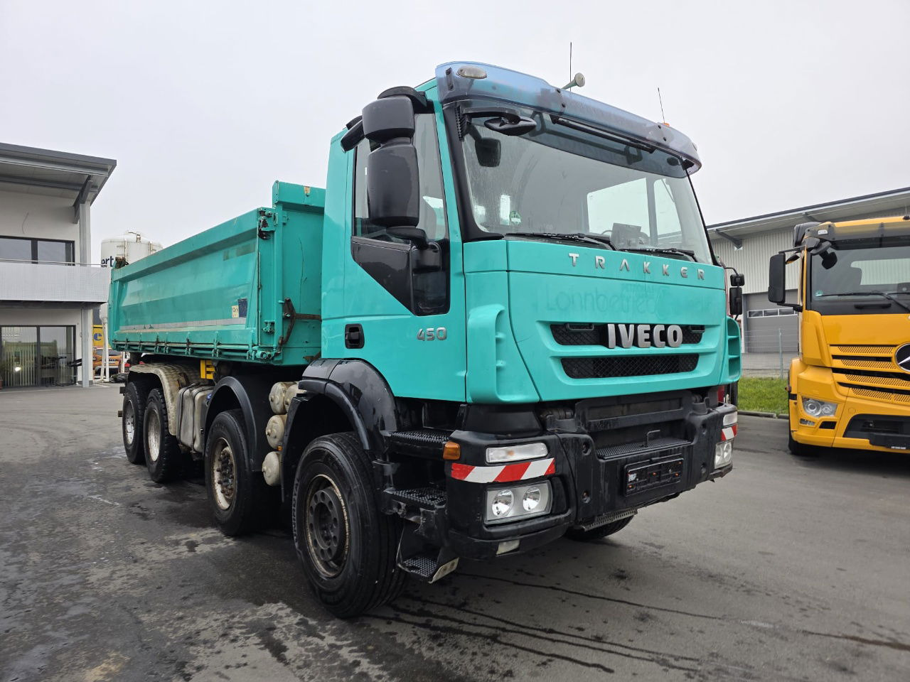 Iveco Trakker AD340T45 8x4 bordmatic tipper - retarder - Billenőplatós teherautó: 3 kép. Iveco Trakker AD340T45 8x4 bordmatic tipper - retarder - Billenőplatós teherautó: 3 kép.