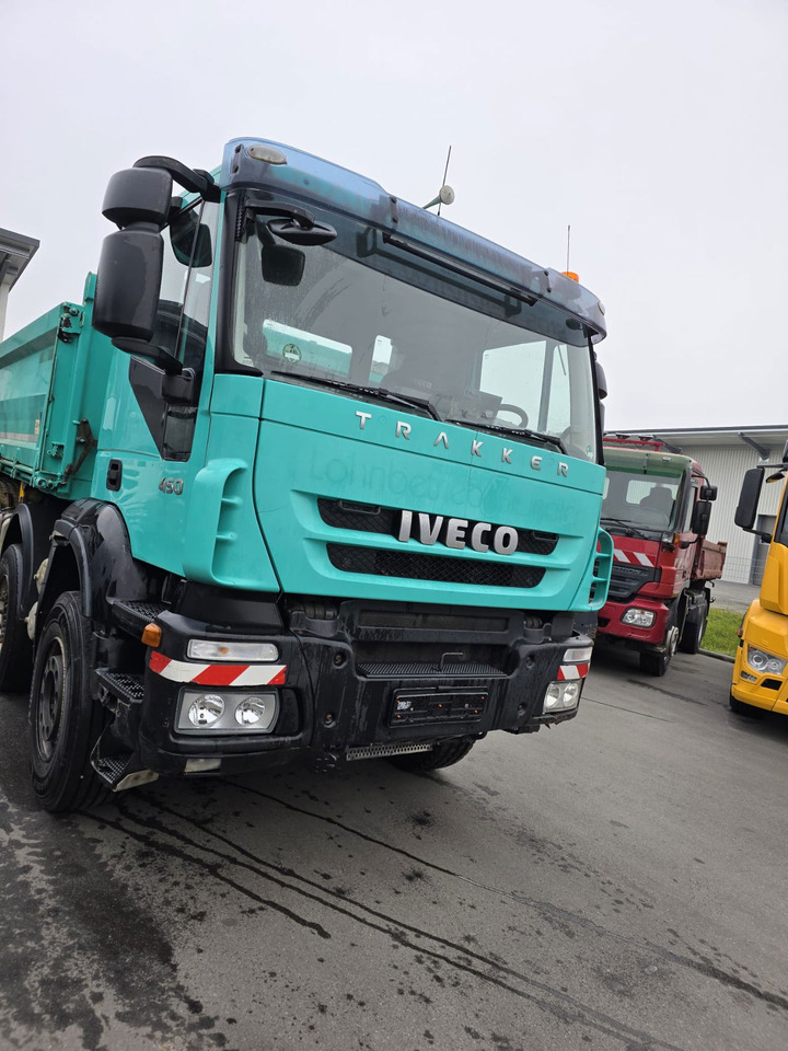Iveco Trakker AD340T45 8x4 bordmatic tipper - retarder - Billenőplatós teherautó: 5 kép. Iveco Trakker AD340T45 8x4 bordmatic tipper - retarder - Billenőplatós teherautó: 5 kép.