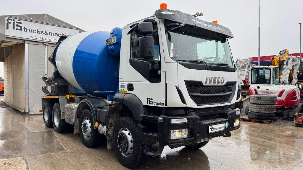 Iveco Trakker AD340TB45 8x4 mixer 9m3 - Betonmixer: 3 kép. Iveco Trakker AD340TB45 8x4 mixer 9m3 - Betonmixer: 3 kép.