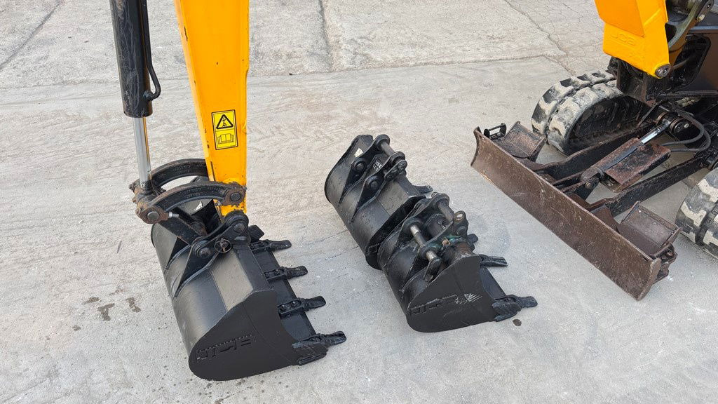 JCB 16C-1 - 2021 Year - 275 Working Hours - Minikotró: 2 kép. JCB 16C-1 - 2021 Year - 275 Working Hours - Minikotró: 2 kép.